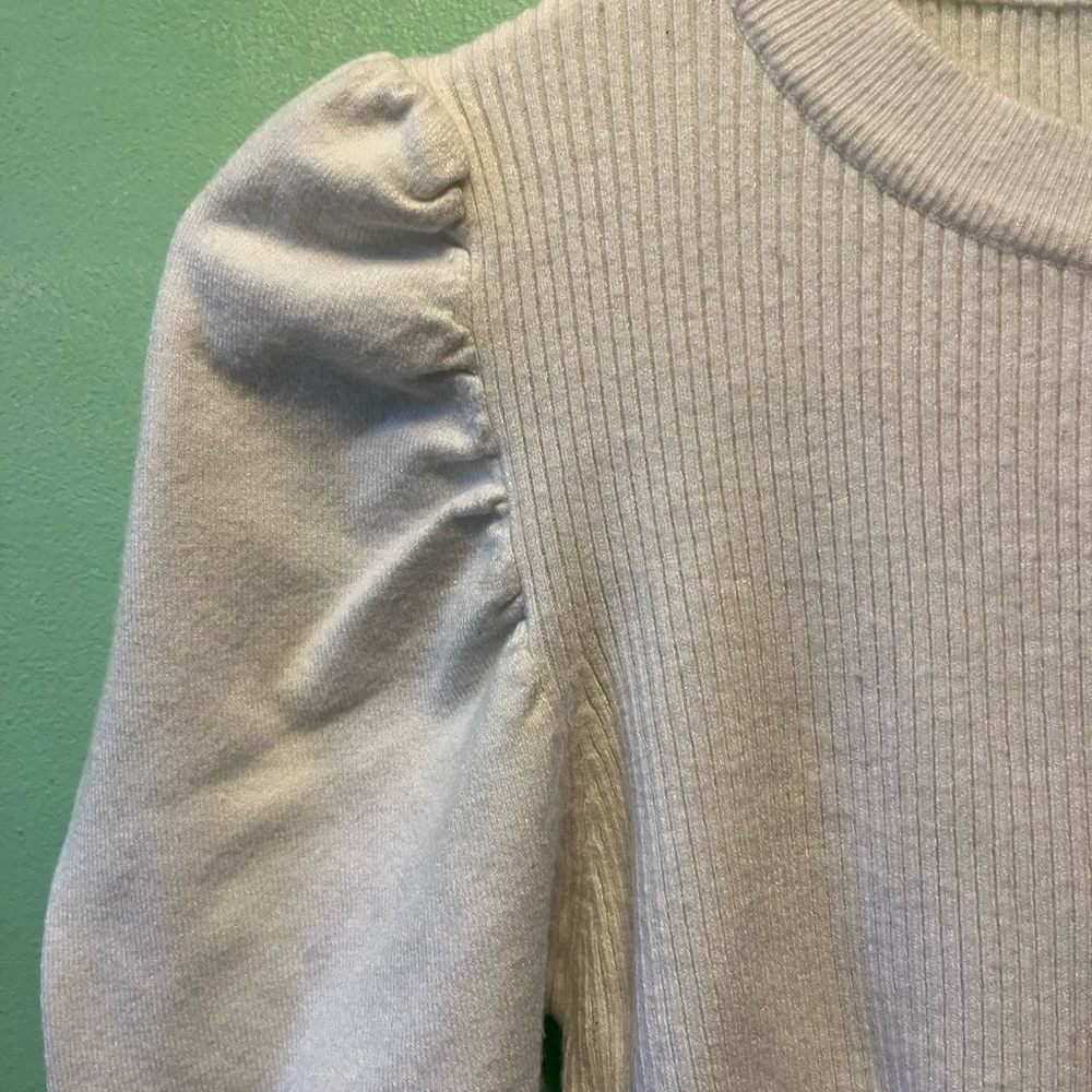 Women's Ribbed Cream Sweater - Picture 5 of 6